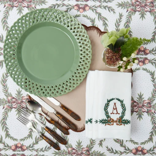 Mrs. Alice Acorn Garland Tablecloth< Tablecloths