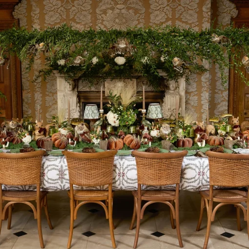 Mrs. Alice Acorn Garland Tablecloth< Tablecloths