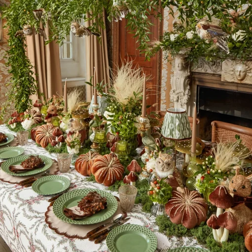 Mrs. Alice Acorn Garland Tablecloth< Tablecloths