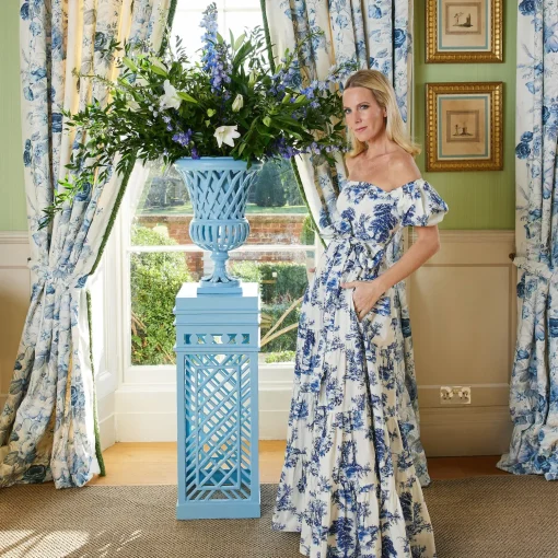 Mrs. Alice Adelaide Blue Lattice Urn< Vases | Vases & Planters