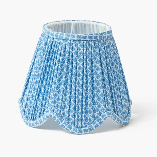 Mrs. Alice Blue Parrot Rechargeable Lamp with Blue Lotus Deep Scallop Shade (18cm)< Rechargeable Table Lamps | Summer Lighting