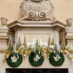 Mrs. Alice Boxwood Wreath (Large)< Christmas Decorations