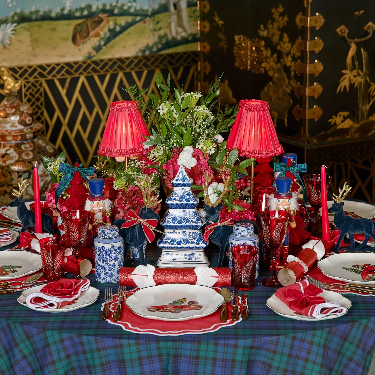 Mrs. Alice Brigitte Red Garland Engraved Wine Glass (Set of 4)< Glasses