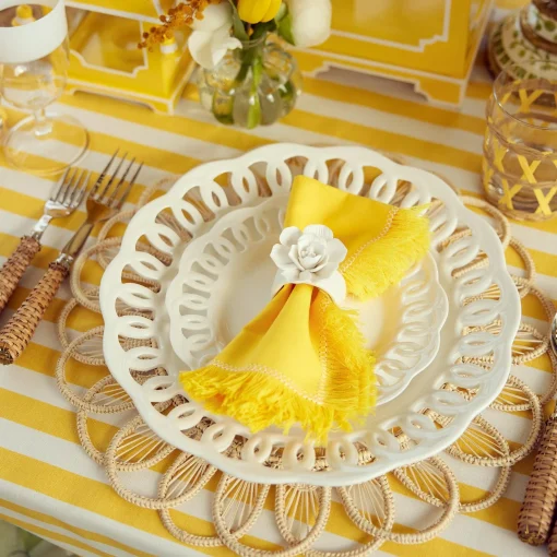 Mrs. Alice Cara Woven Placemats (Set of 4)< Placemats