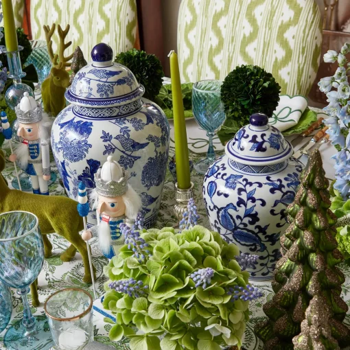 Mrs. Alice Chinoiserie Ginger Jar (Medium)< Christmas Decorations | For The Newlywed