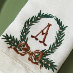Mrs. Alice Chocolate Bow Garland White Linen Napkins (Set of 4)< Napkins | Mrs. Alice Monogram