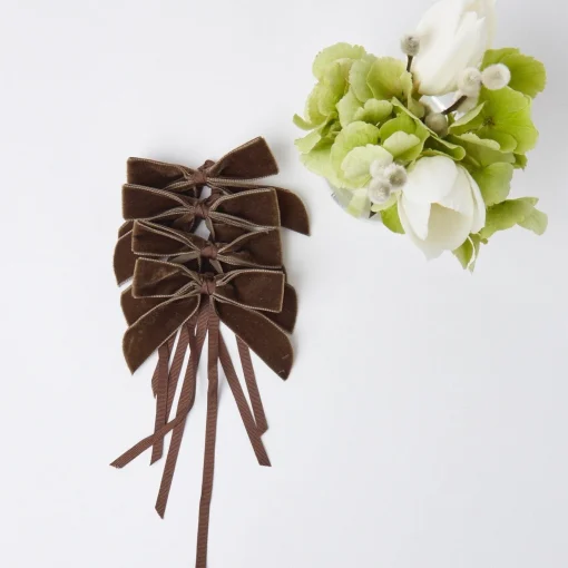 Mrs. Alice Chocolate Velvet Mini Bows (Set of 4)< Napkin Rings & Bows