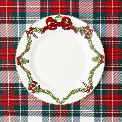 Mrs. Alice Christmas Garland Dinner Plate< Dinner Plates