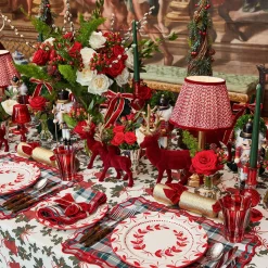 Mrs. Alice Elizabeth Red Garland Dinner Plates (Set of 4)< Dinner Plates | Crockery Sets