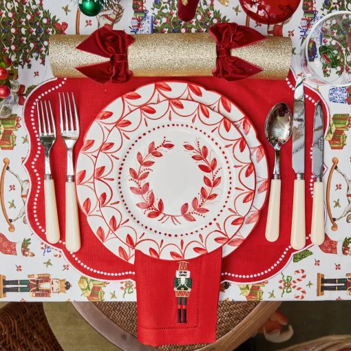 Mrs. Alice Elizabeth Red Garland Dinner & Starter Plates (Set of 8)< Crockery Sets