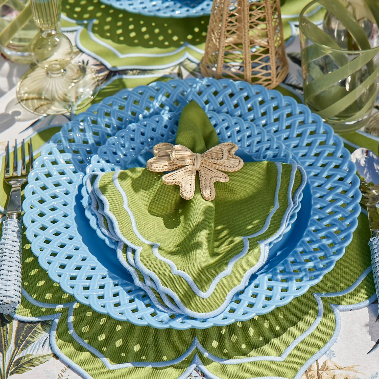 Mrs. Alice Fleur Green Placemats & Napkins (Set of 4)< Summer Table Linen | Table Linen Sets