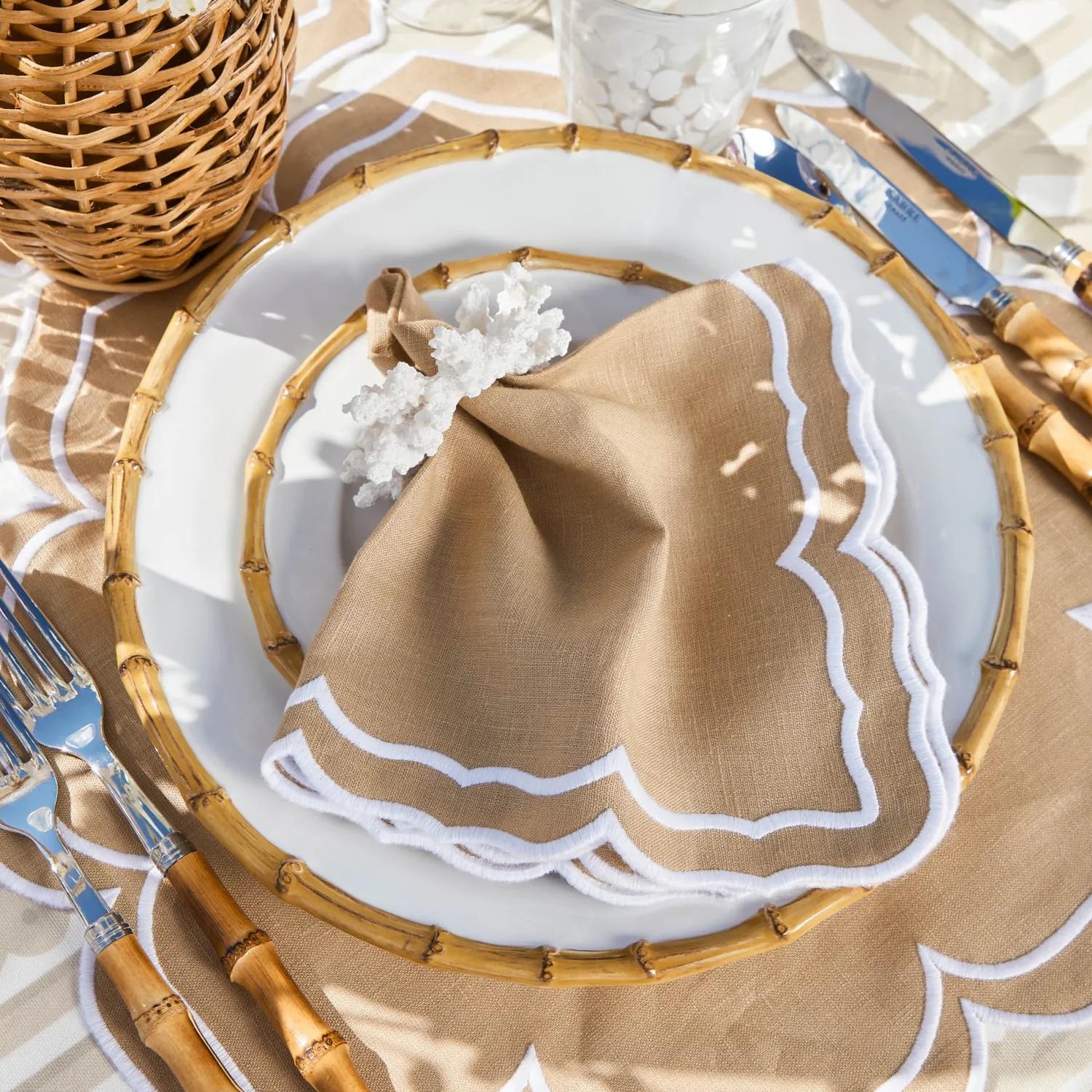 Mrs. Alice Fleur Sand Placemats (Set of 4)< Summer Table Linen | Placemats