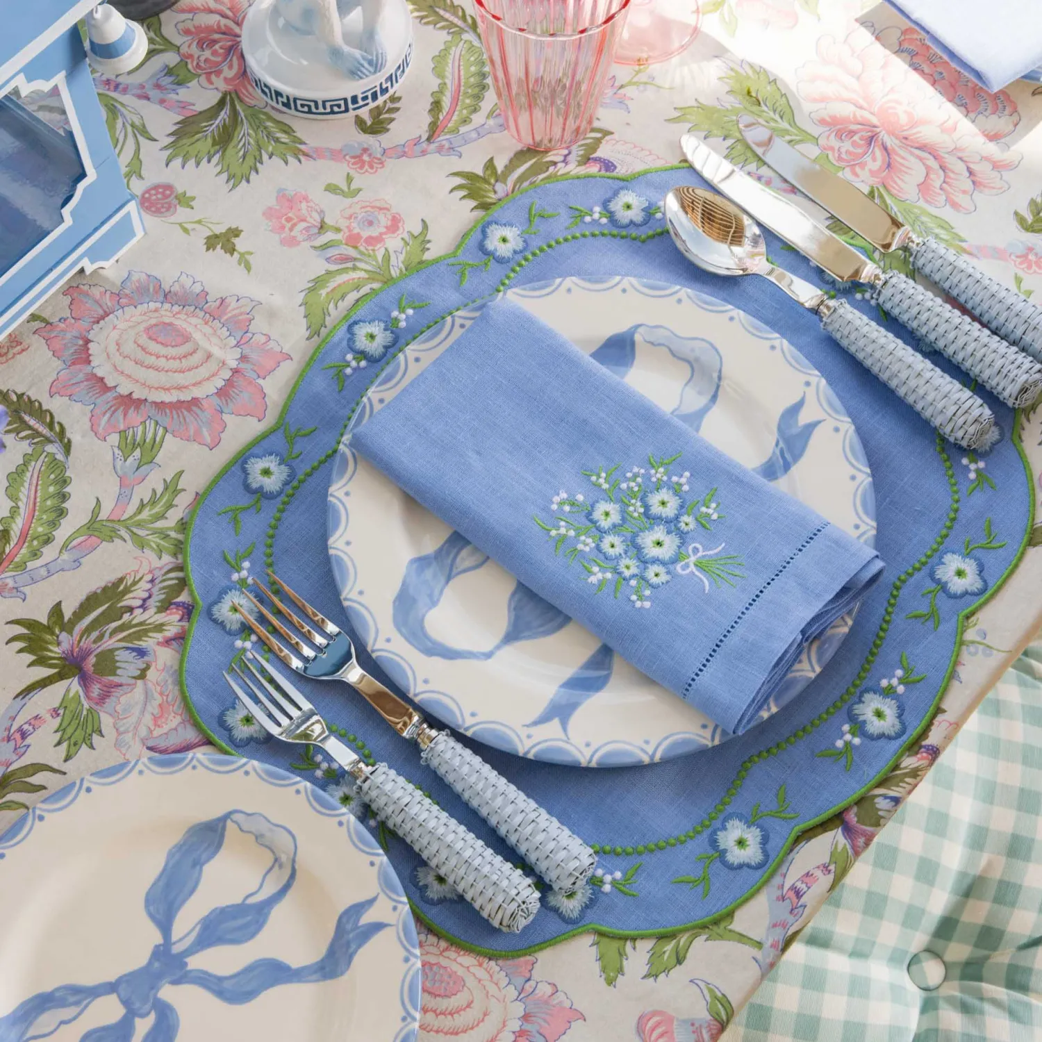 Mrs. Alice Floral Periwinkle Linen Placemats & Napkins (Set of 4)< Summer Table Linen | Table Linen Sets