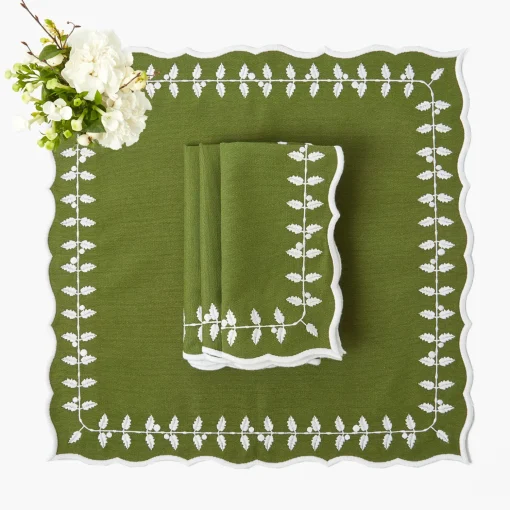 Mrs. Alice Green Bow Laurel Napkins (Set of 4)< Napkins | For The Chalet