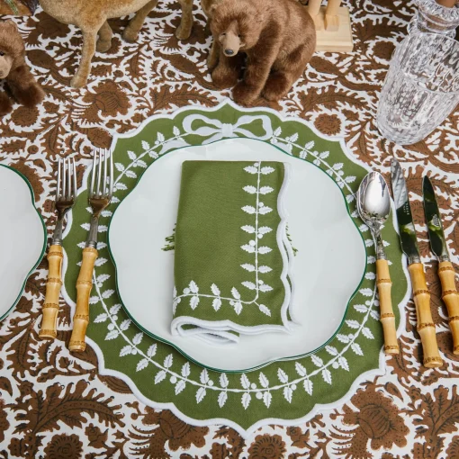 Mrs. Alice Green Bow Laurel Napkins (Set of 4)< Napkins | For The Chalet