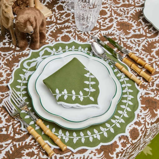 Mrs. Alice Green Bow Laurel Napkins (Set of 4)< Napkins | For The Chalet