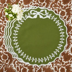 Mrs. Alice Green Bow Laurel Placemats (Set of 4)< Placemats | For The Chalet