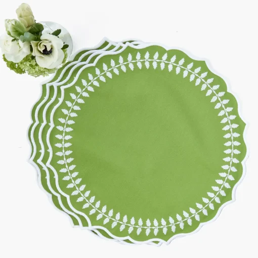 Mrs. Alice Green Laurel Placemats & Napkins (Set of 4)< Table Linen Sets | For The Hostess