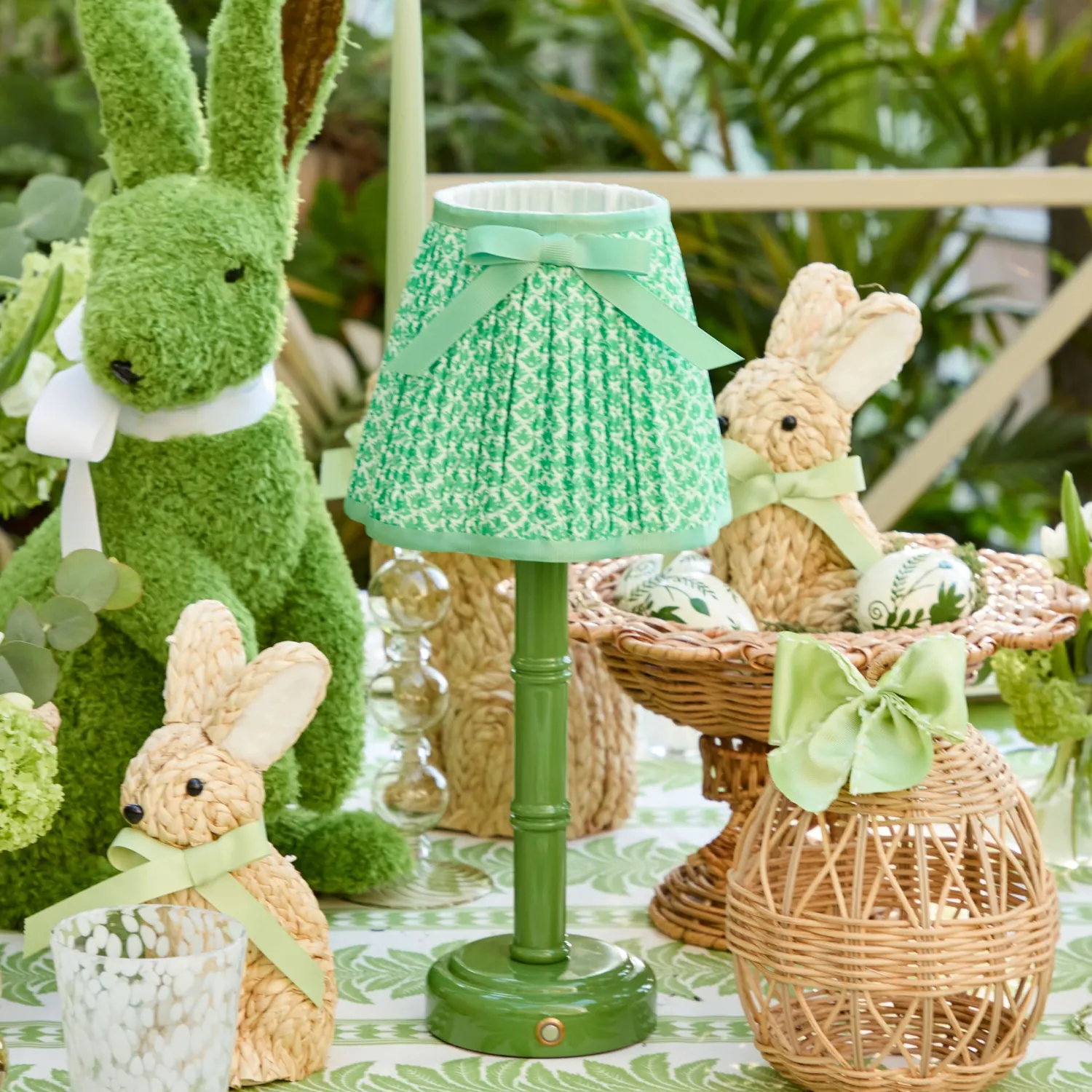 Mrs. Alice Green Leonora Lacquer Rechargeable Lamp< Rechargeable Table Lamps | Lamp Stands