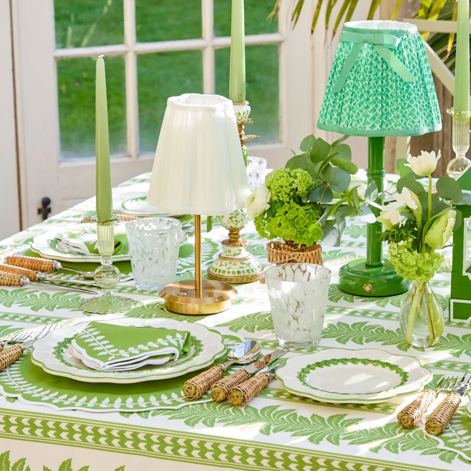 Mrs. Alice Green Leonora Lacquer Rechargeable Lamp< Rechargeable Table Lamps | Lamp Stands