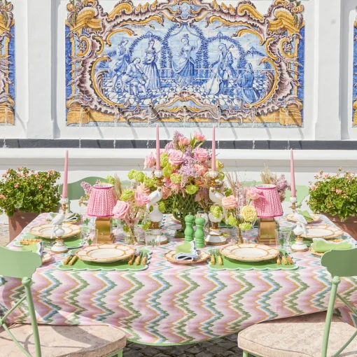 Mrs. Alice Green Scalloped Lacquer Placemats (Set of 4)< Summer Table Linen | Placemats