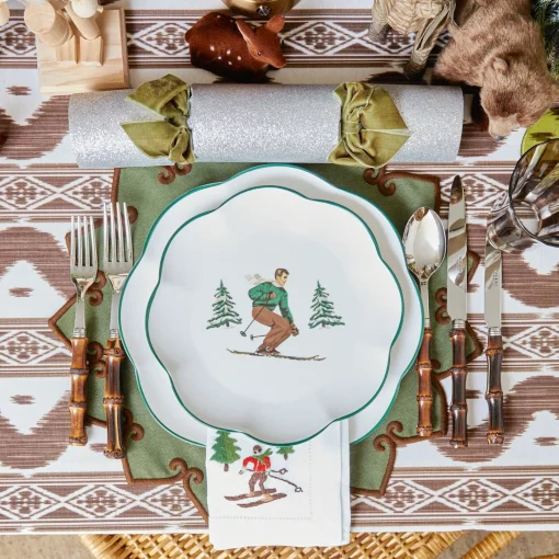 Mrs. Alice Heidi & Hans Skier Dinner Plate  (Set of 4)< Dinner Plates | Crockery Sets
