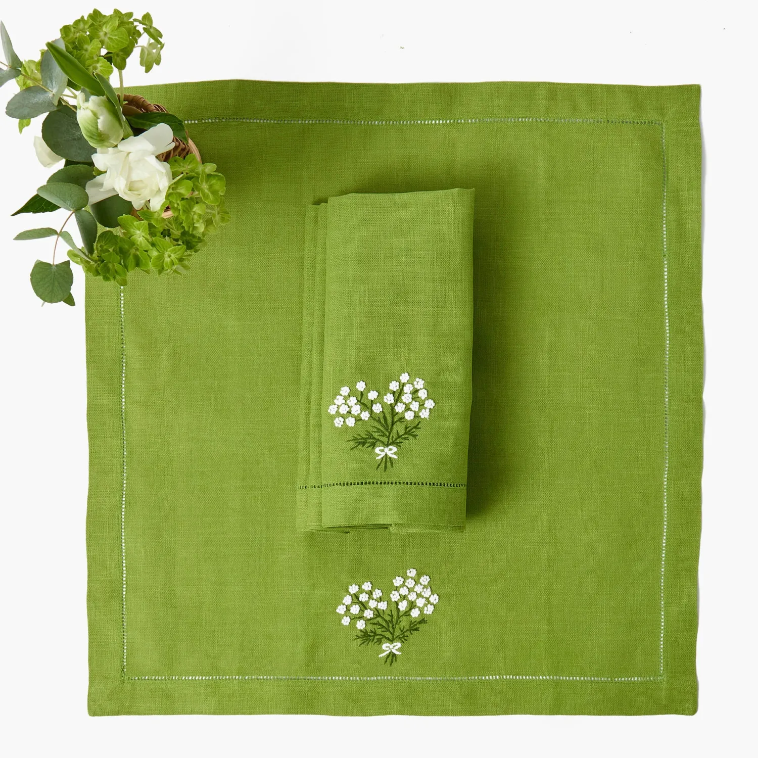 Mrs. Alice Hydrangea Green Linen Napkins (Set of 4)< Napkins | For Her