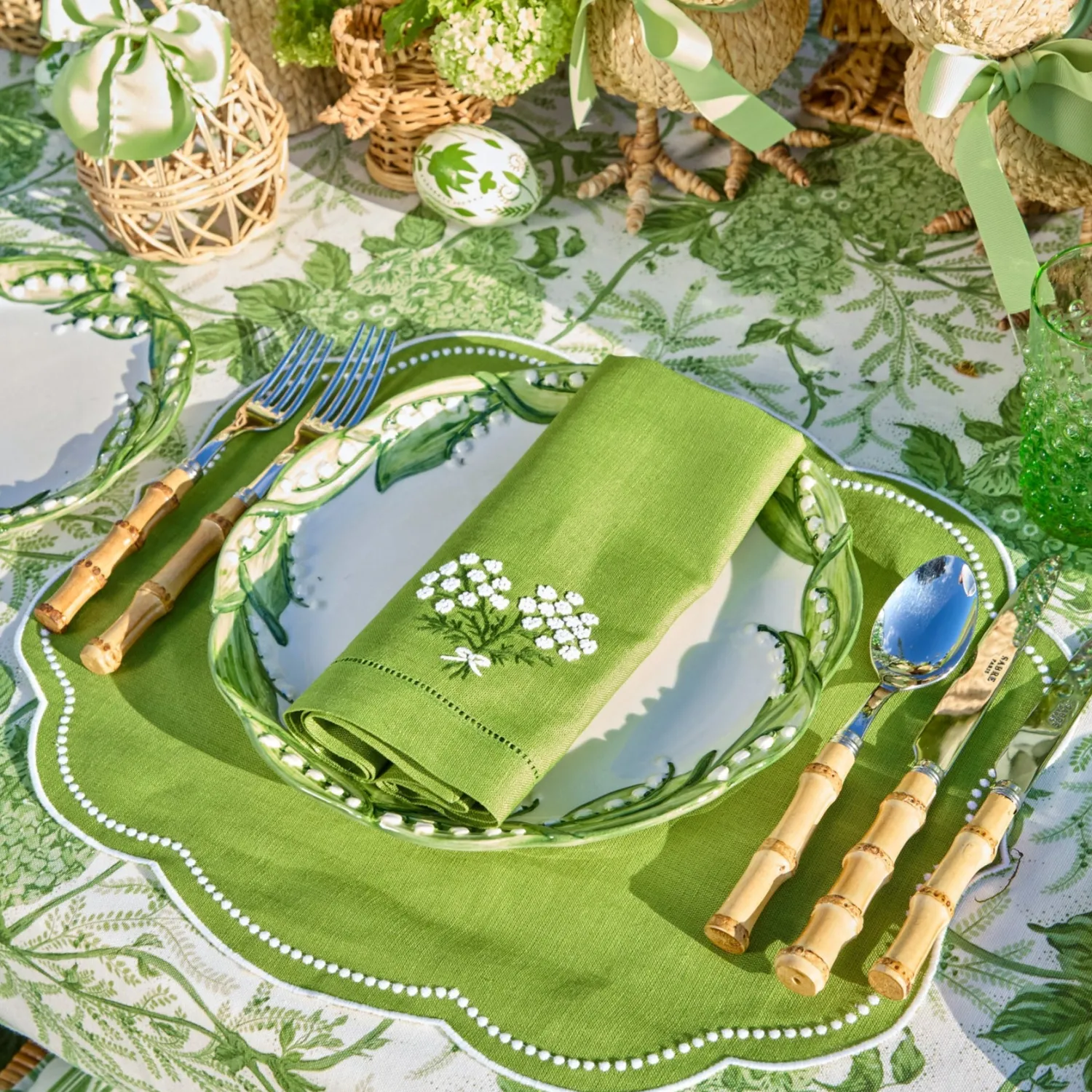 Mrs. Alice Hydrangea Green Linen Napkins (Set of 4)< Napkins | For Her