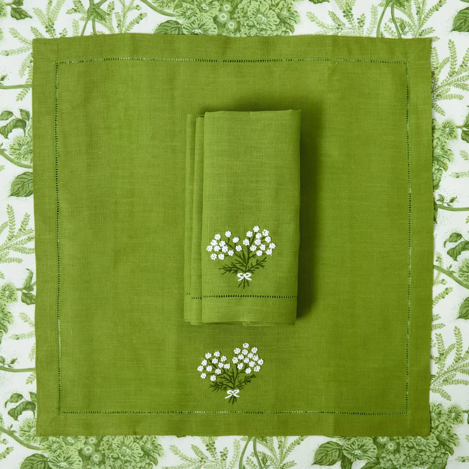 Mrs. Alice Hydrangea Green Linen Napkins (Set of 4)< Napkins | For Her