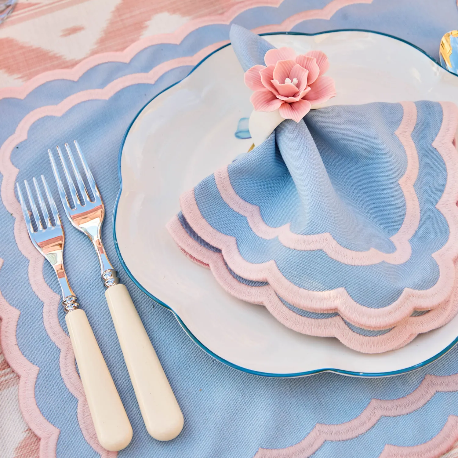 Mrs. Alice Isla Blue & Pink Placemats & Napkins (Set of 4)< Table Linen Sets | Mrs. Alice Monogram