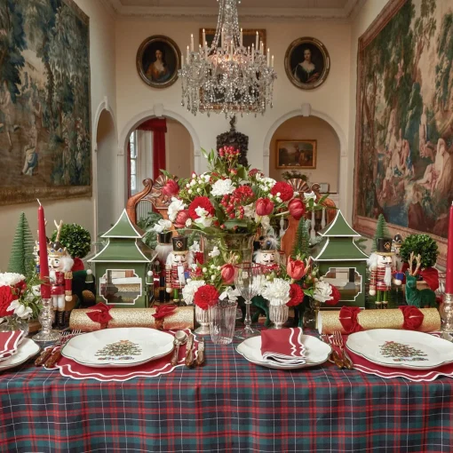 Mrs. Alice Katherine Berry Red Napkins (Set of 4)< Napkins | Mrs. Alice Monogram
