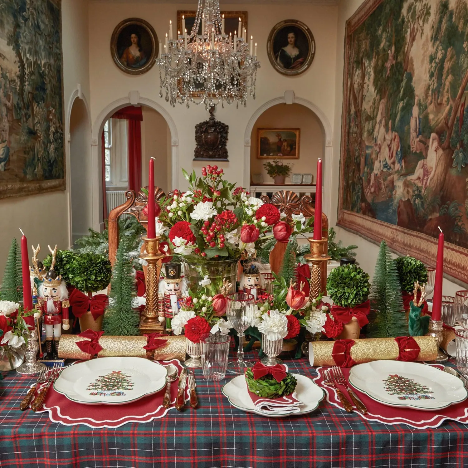 Mrs. Alice Katherine Berry Red Placemats & Napkins (Set of 4)< Table Linen Sets | Mrs. Alice Monogram