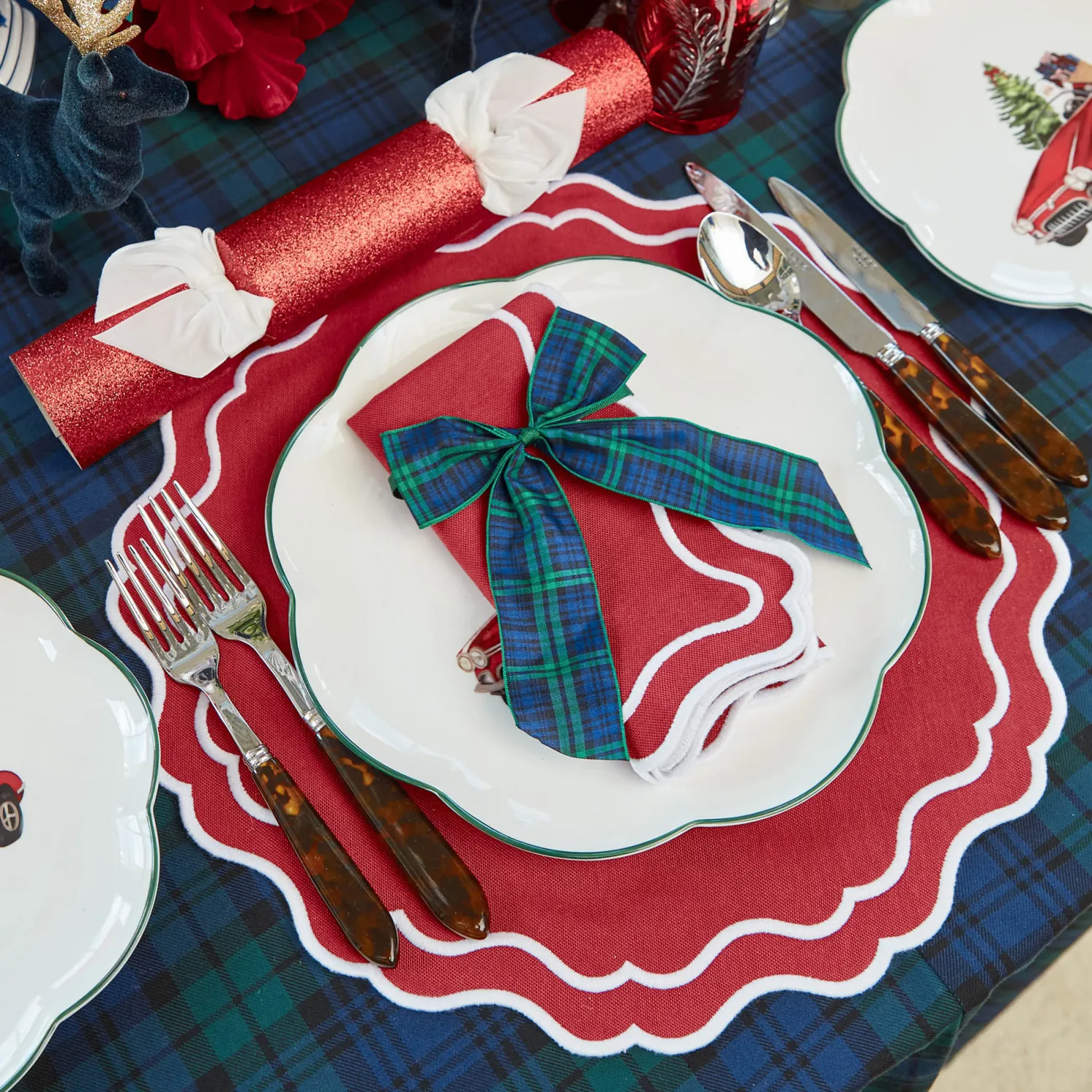 Mrs. Alice Katherine Berry Red Placemats & Napkins (Set of 4)< Table Linen Sets | Mrs. Alice Monogram