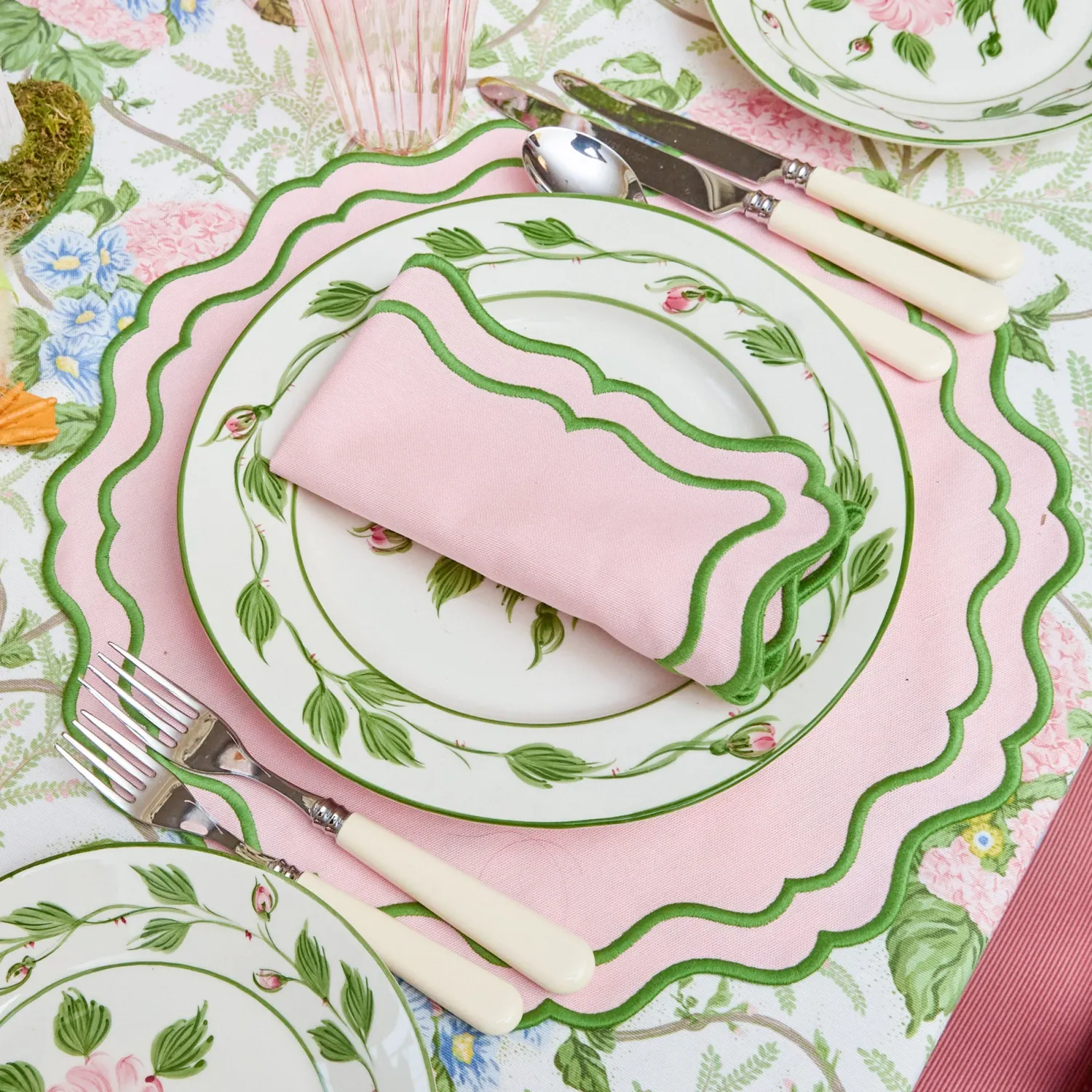 Mrs. Alice Katherine Pink & Green Napkins (Set of 4)< Napkins | Mrs. Alice Monogram