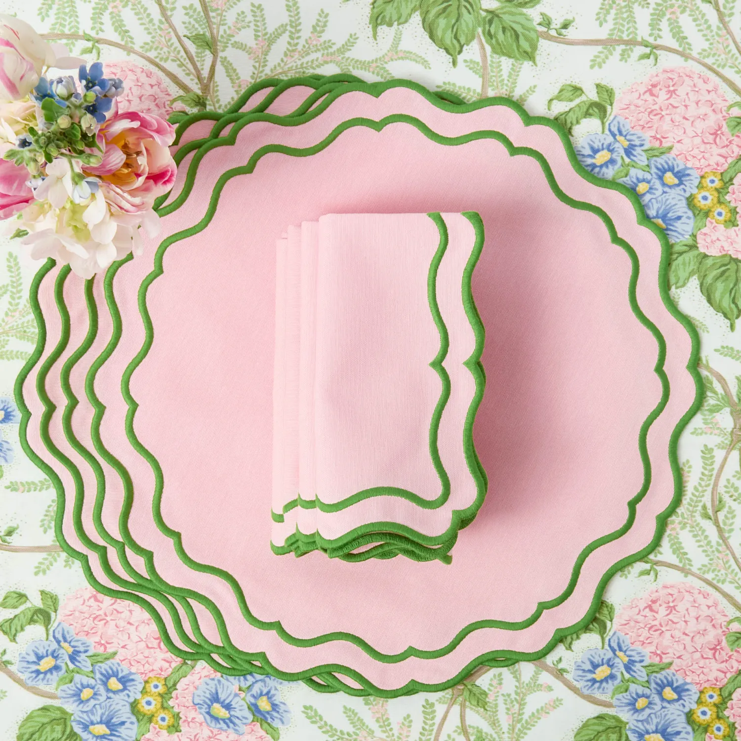 Mrs. Alice Katherine Pink & Green Napkins (Set of 4)< Napkins | Mrs. Alice Monogram