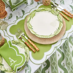 Mrs. Alice Lily of the Valley Dinner Plates (Set of 4)< Summer Crockery | Dinner Plates