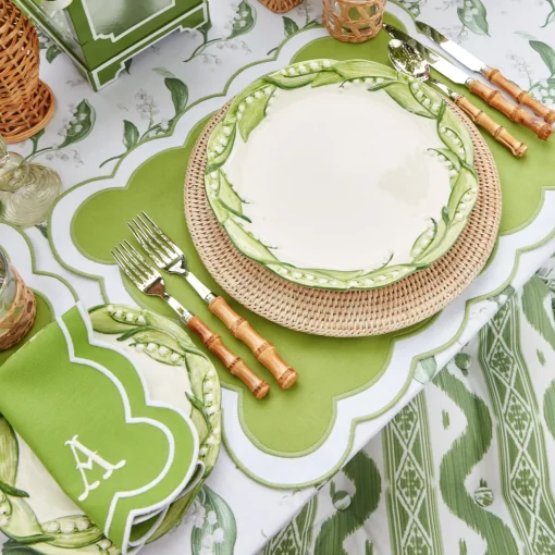 Mrs. Alice Lily of the Valley Dinner Plates (Set of 4)< Summer Crockery | Dinner Plates