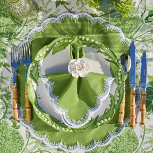Mrs. Alice Lily of the Valley Dinner Plates (Set of 4)< Summer Crockery | Dinner Plates