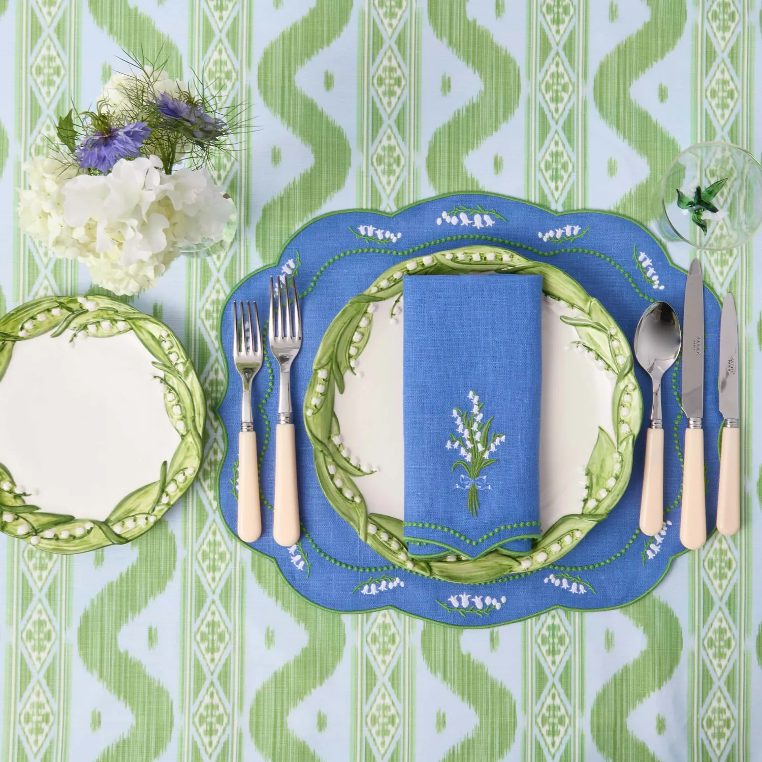 Mrs. Alice Lily of the Valley Starter Plate< Summer Crockery | Starter Plates