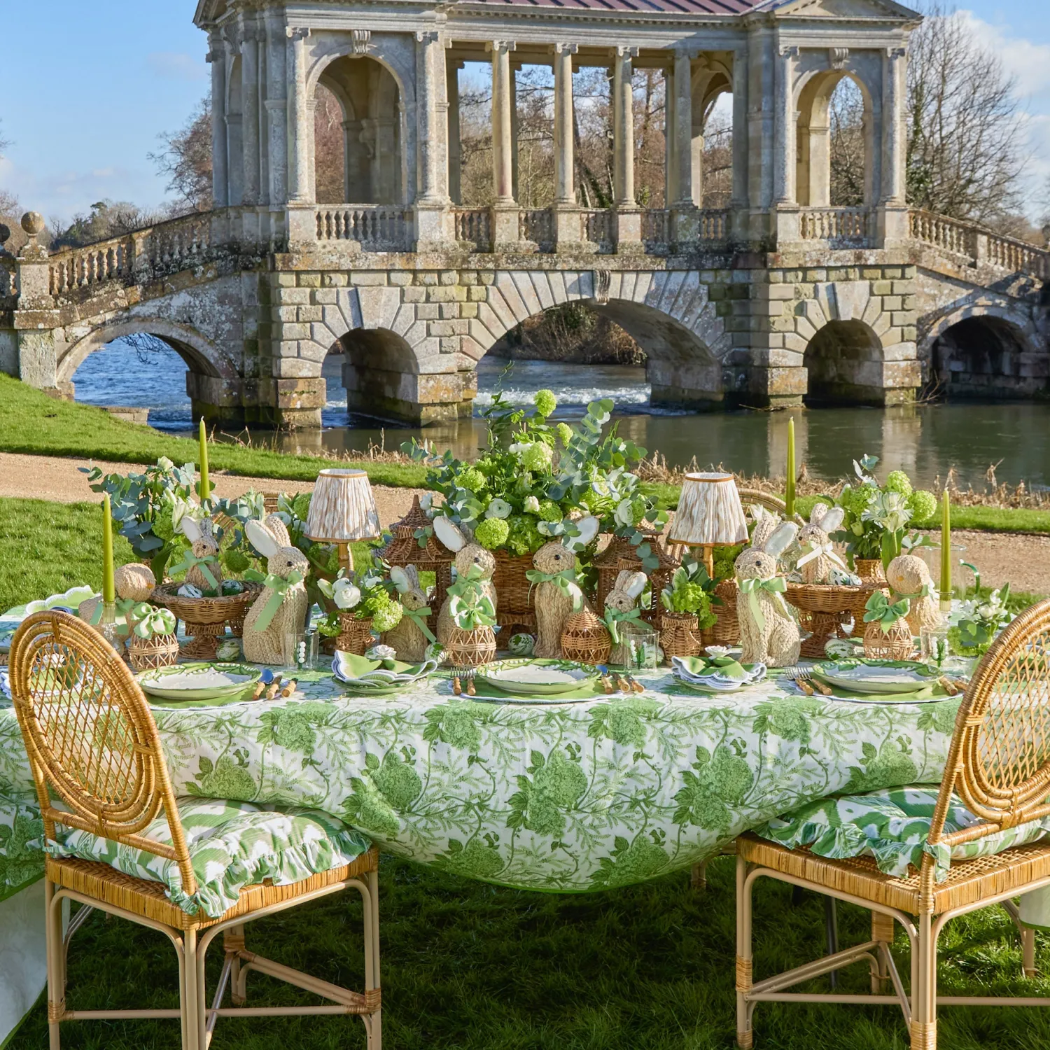 Mrs. Alice Lily of the Valley Starter Plate< Summer Crockery | Starter Plates