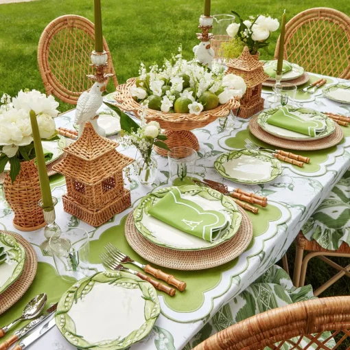 Mrs. Alice Lily of the Valley Starter Plates (Set of 4)< Summer Crockery | Starter Plates