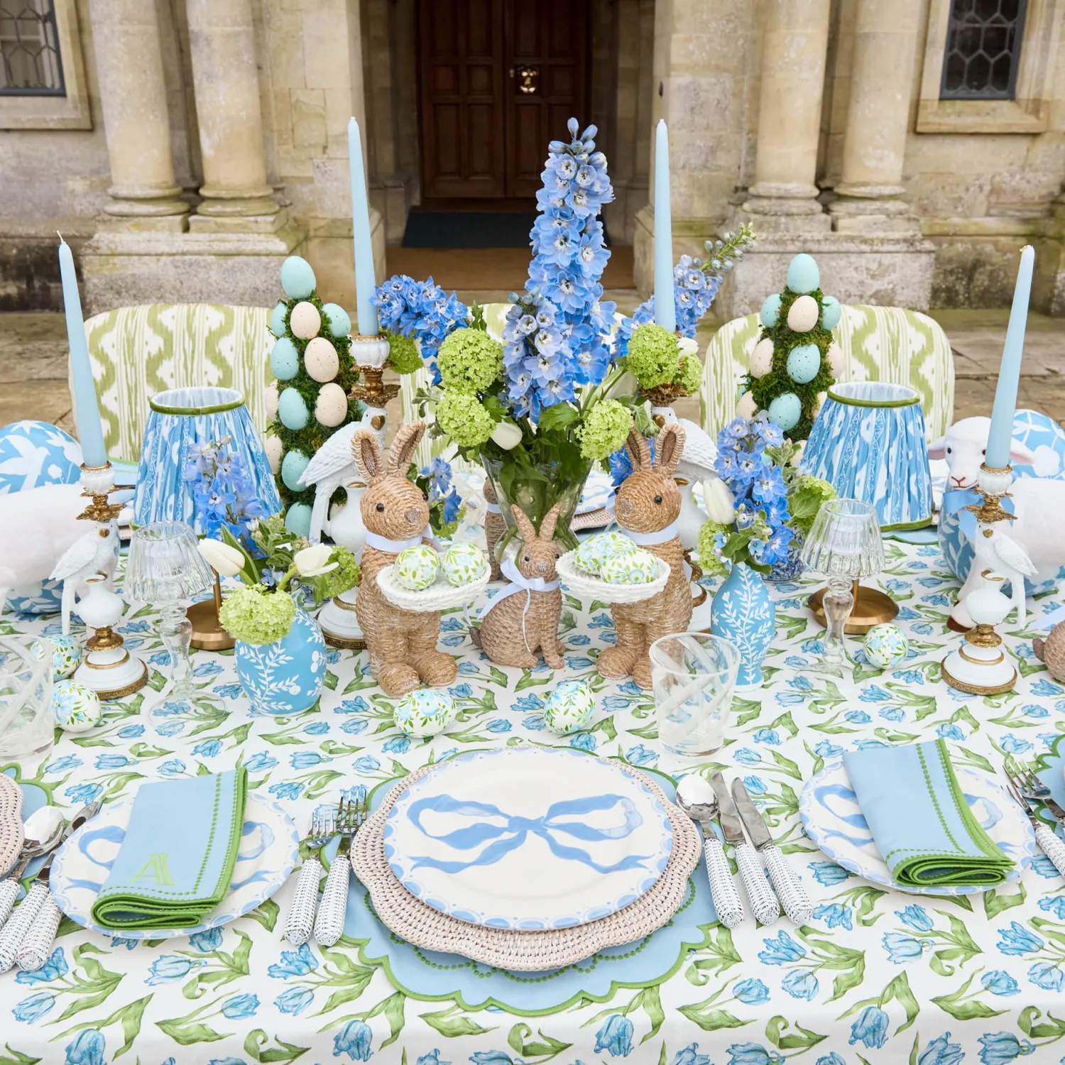 Mrs. Alice Marilyn Blue Bow Dinner Plate< Summer Crockery | Dinner Plates