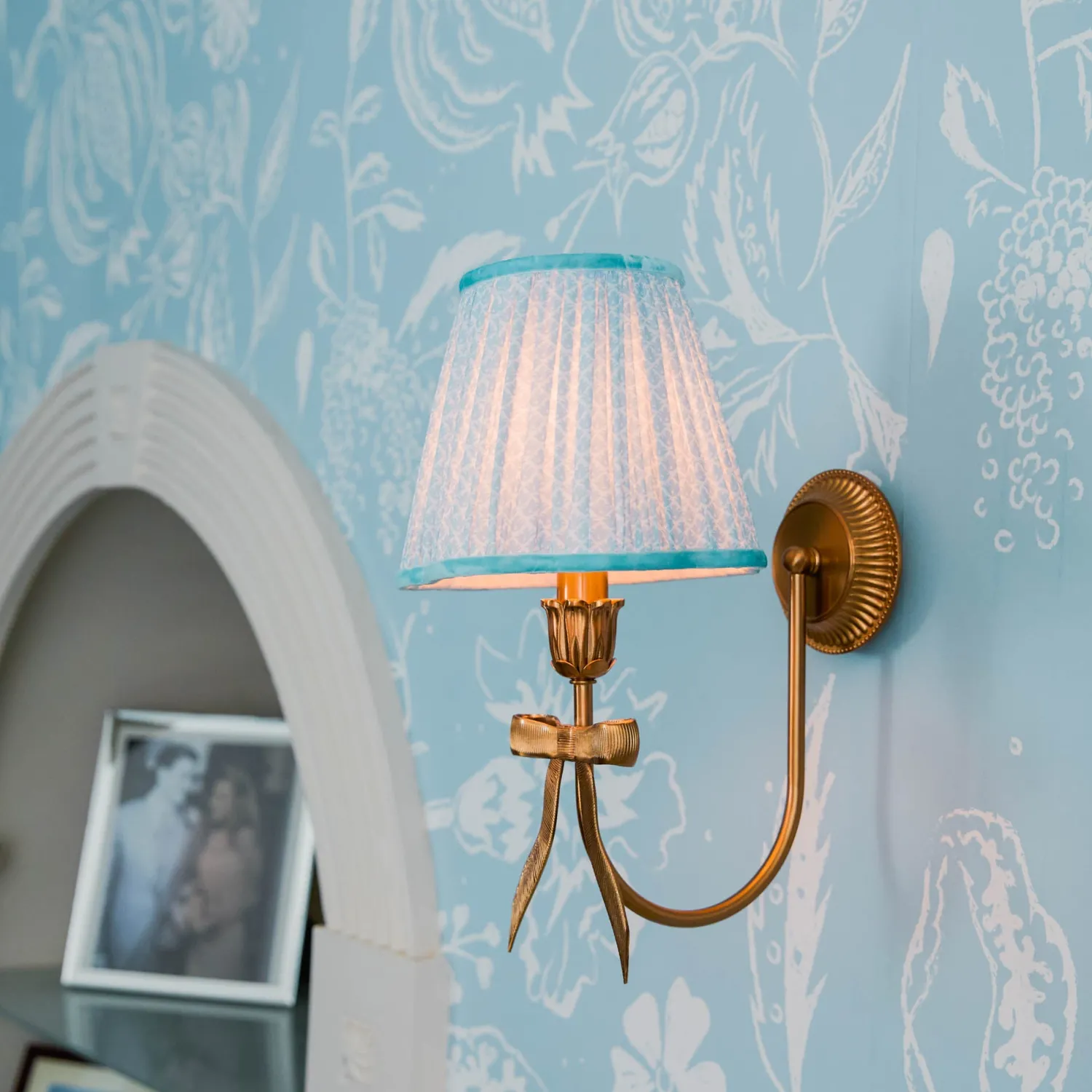 Mrs. Alice Marilyn Bow Rechargeable Wall Light with Soft Blue Lotus Shade (18cm)< Rechargeable Table Lamps | Wall Lighting