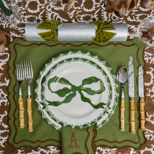 Mrs. Alice Marilyn Forest Green Bow Dinner & Starter Plates (Set of 8)< Crockery Sets