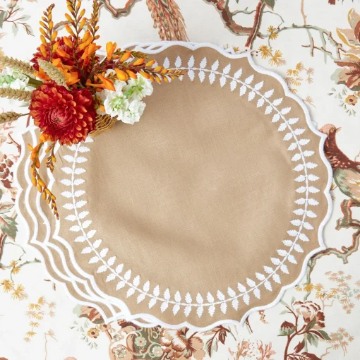 Mrs. Alice Natural Laurel Placemats & Napkins Set (Set of 4)< Table Linen Sets | For Her