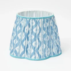 Mrs. Alice Olive Parrot Lamp with Blue Ikat Shade (30cm)< Corded Table Lamps