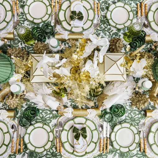 Mrs. Alice Olivia White & Gold Napkins (Set of 4)< Napkins | Mrs. Alice Monogram