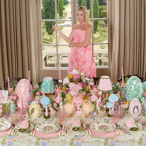 Mrs. Alice Pink Lady Isabella's Garden Tablecloth< Tablecloths