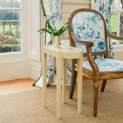 Mrs. Alice Putty Lacquer Side Table< Furniture