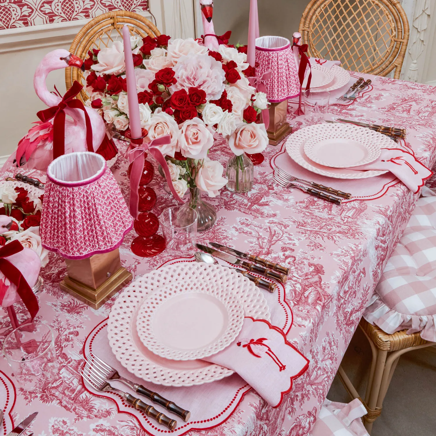 Mrs. Alice Rechargeable Lamp with Raspberry Lotus Shade (18cm)< Rechargeable Table Lamps | Summer Lighting